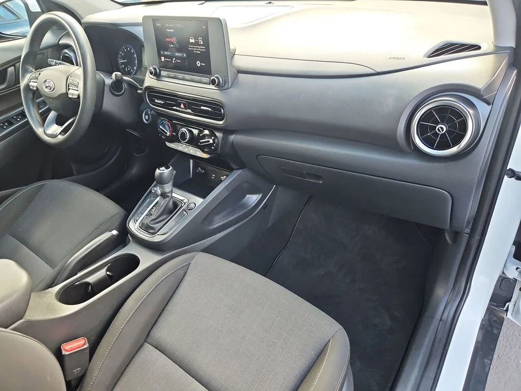 Used 2023 Lunar White Hyundai SEL image 29