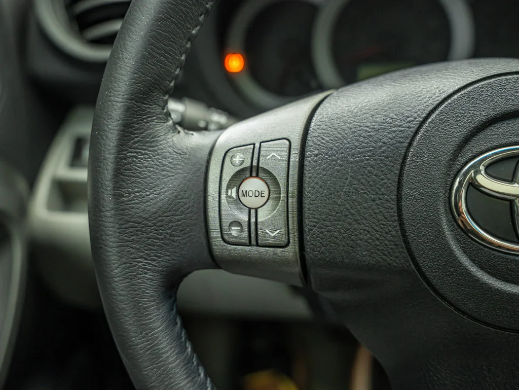 Used 2011 Pacific Blue Metallic Toyota Limited image 27