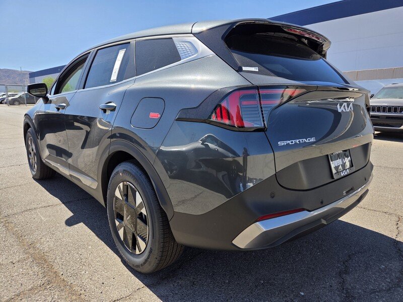 New 2027 Gravity Gray Kia LX image 4
