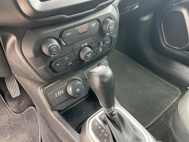 Used 2020 Blue Jeep Limited image 7