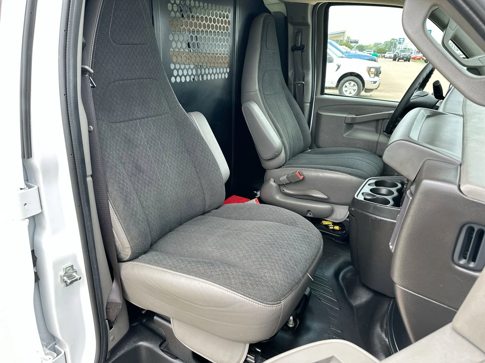 Used 2024 Summit White Chevrolet Work Van image 24