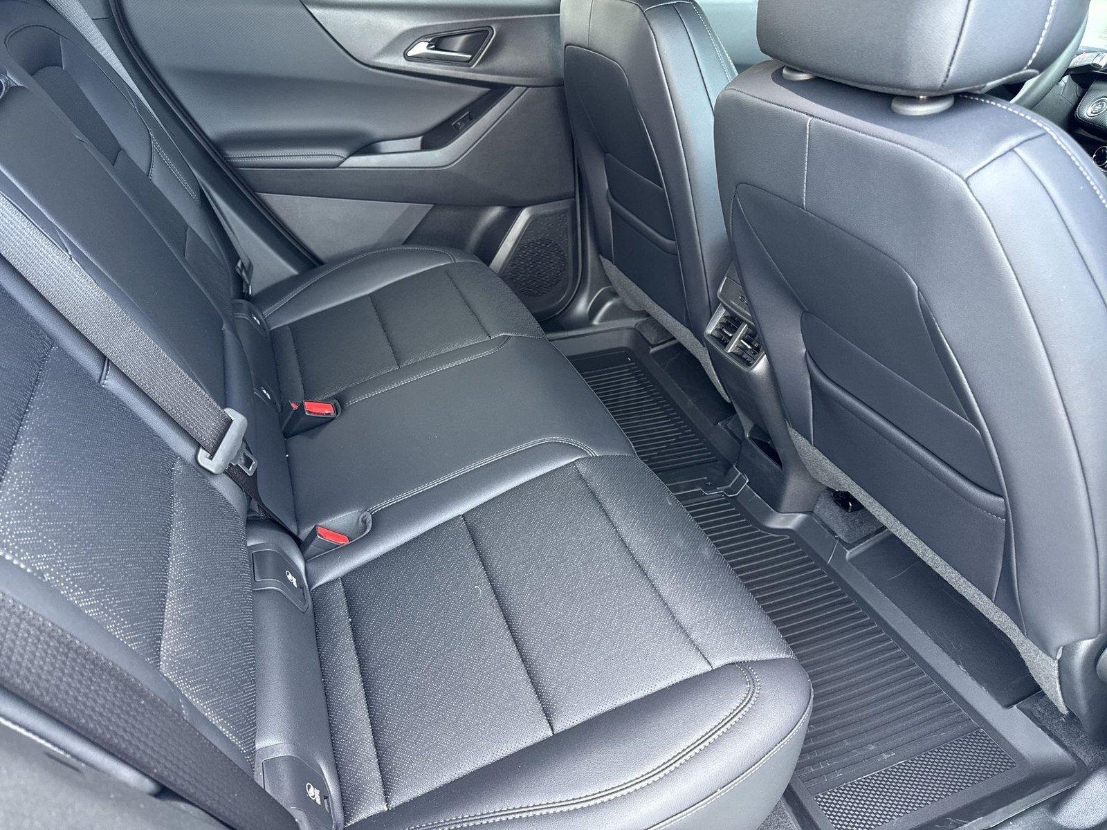 2027 Chevrolet Equinox LT - Photo 34