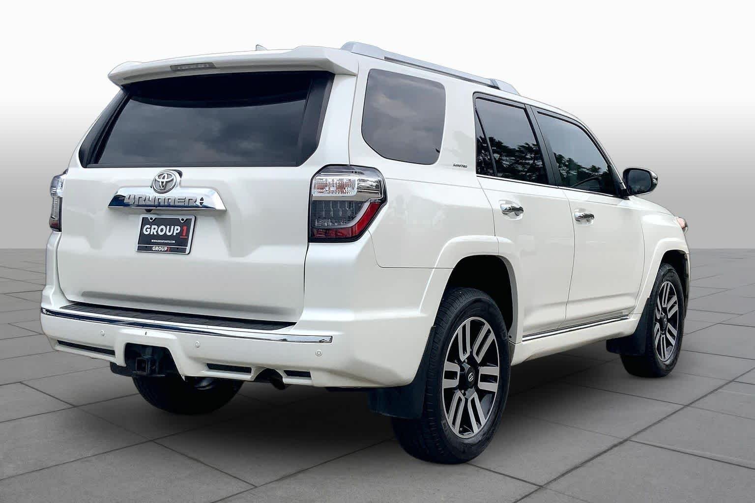 Used 2018 Blizzard Pearl Toyota Limited image 13