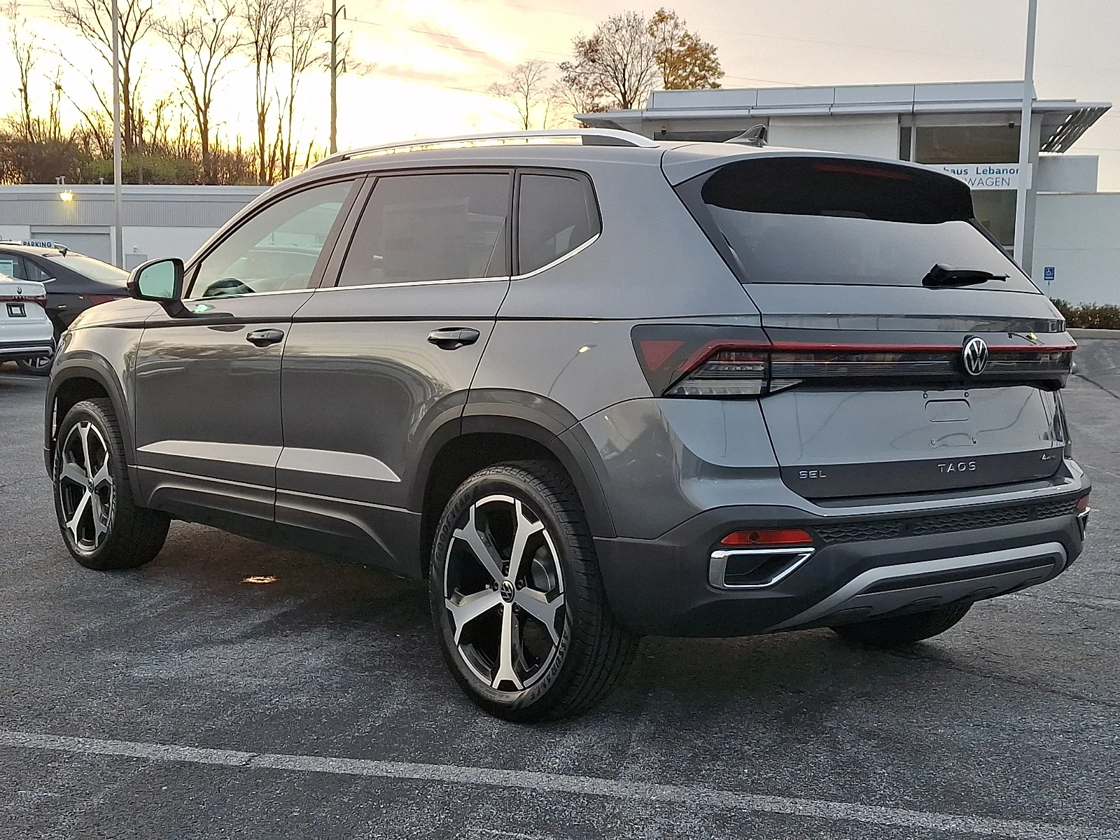 New 2026 Platinum Gray Metallic - 2R2R Volkswagen SEL image 4