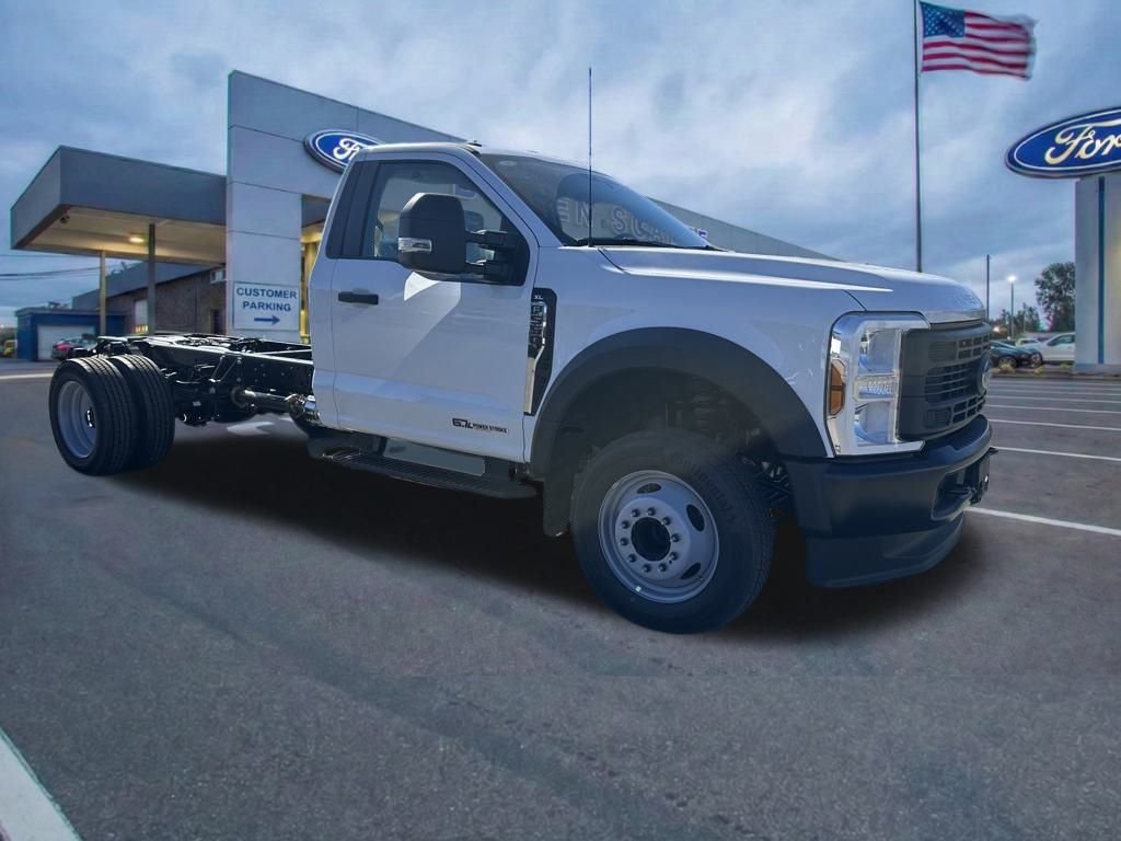 New 2025 Oxford White Ford XL image 7