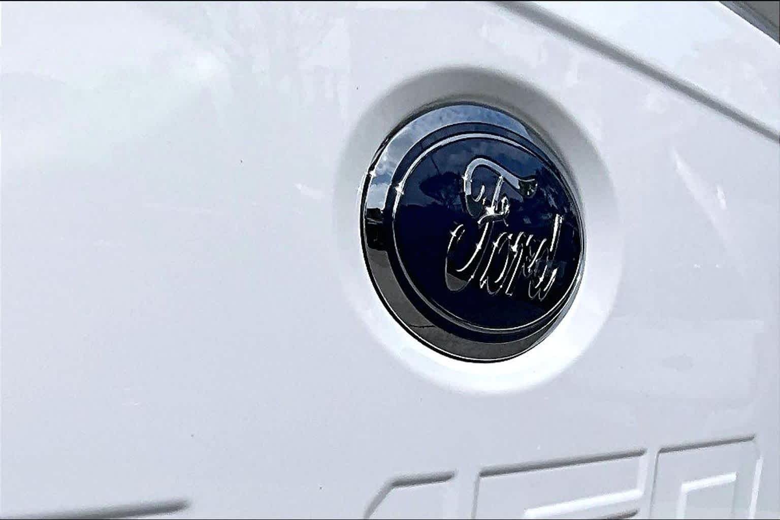 Used 2023 Oxford White Ford XLT image 10