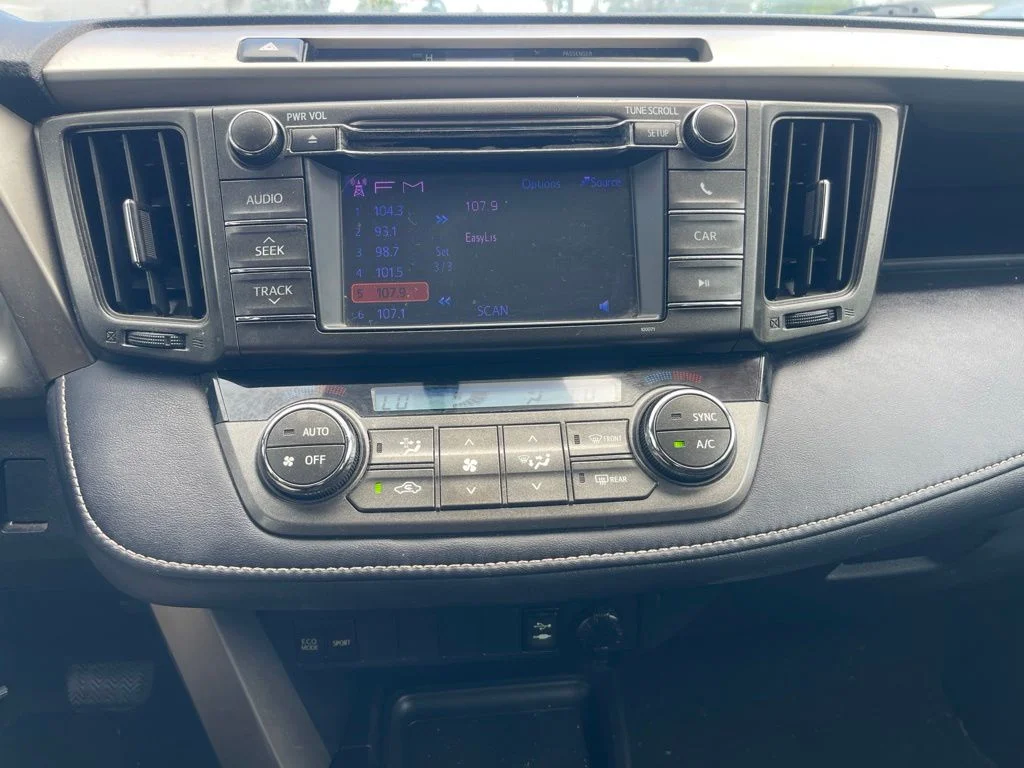 Used 2013 Gray Toyota XLE image 7