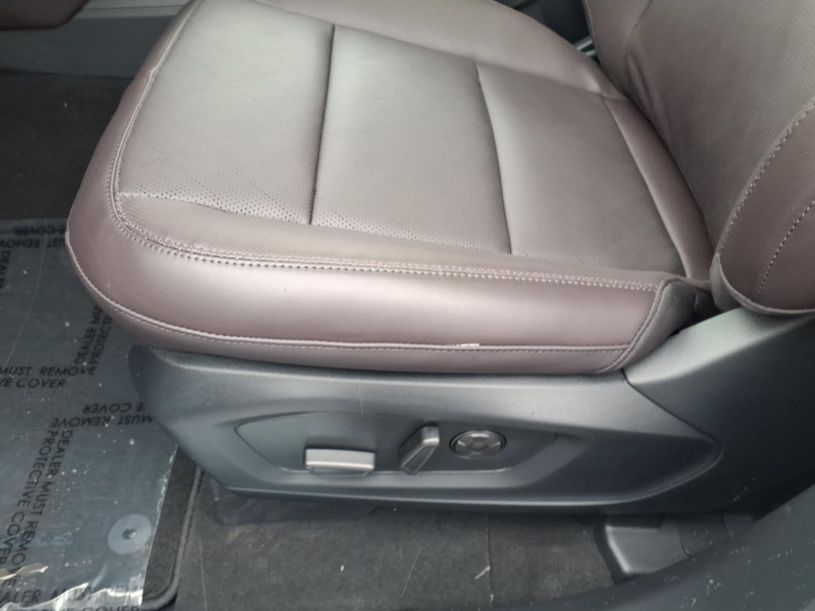 New 2026 Star White Metallic Tri-Coat Ford Platinum™ image 17