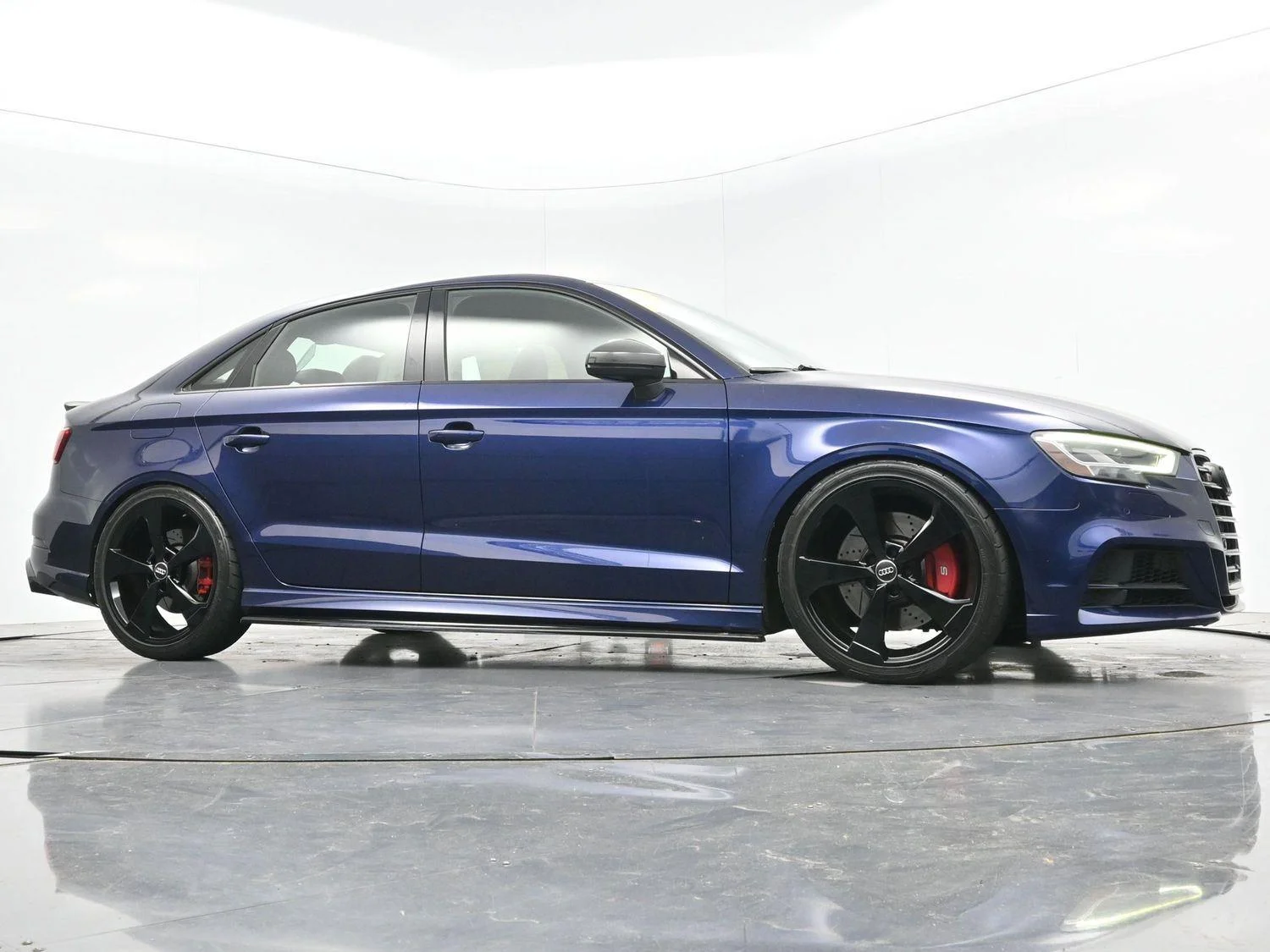 Used 2019 Navarra Blue Metallic Audi Premium Plus image 42