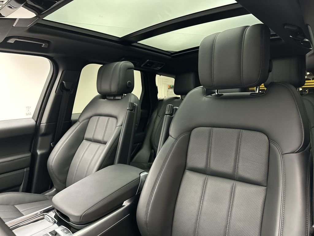 Used 2022 Santorini Black Metallic Land Rover HSE Silver Edition image 15