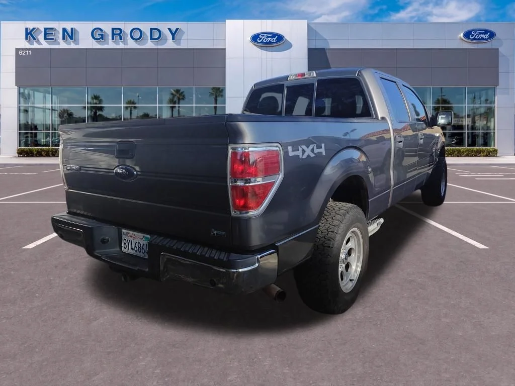 Used 2010 White Ford XLT image 3