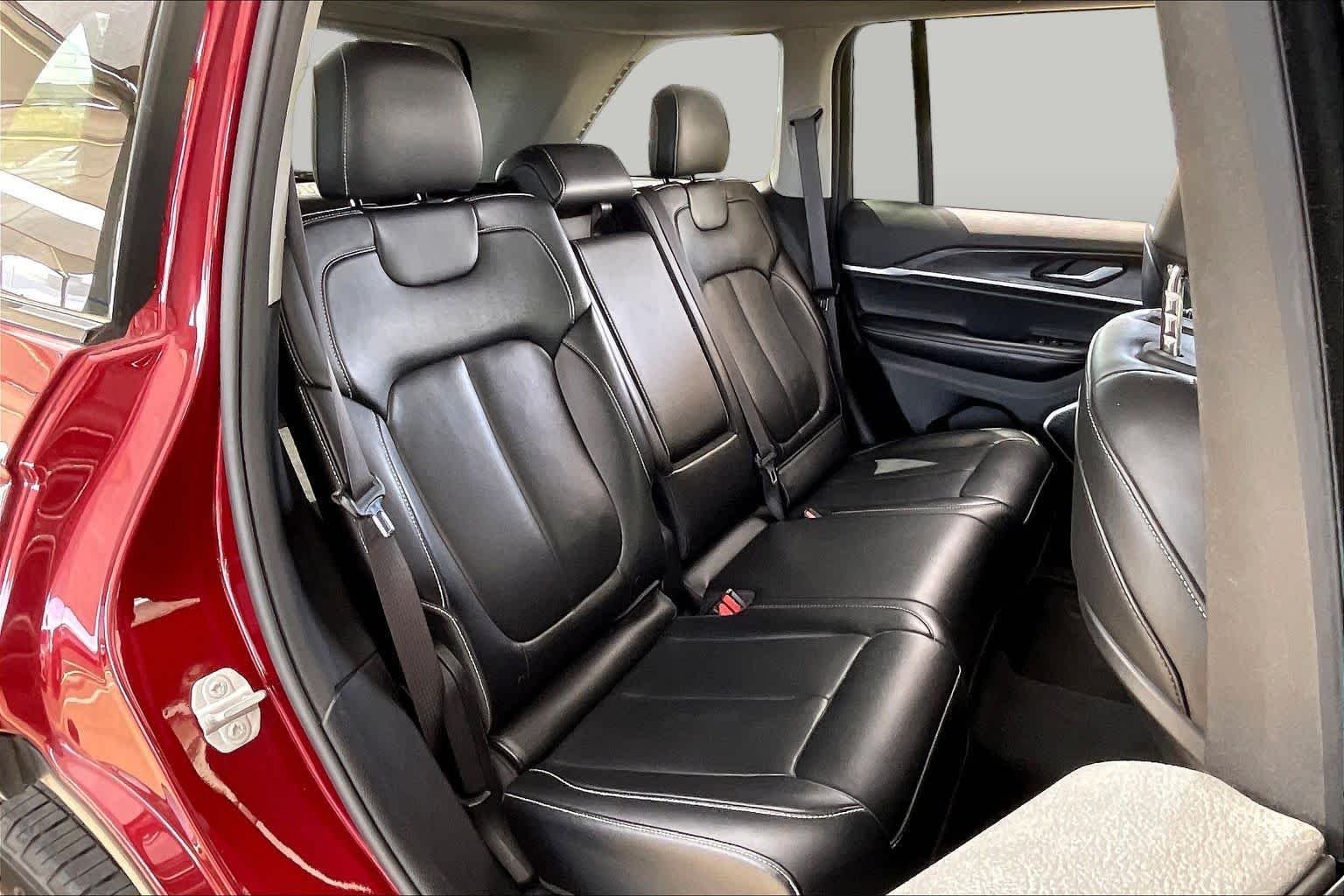 Used 2022 Velvet Red Pearlcoat Jeep Limited image 20
