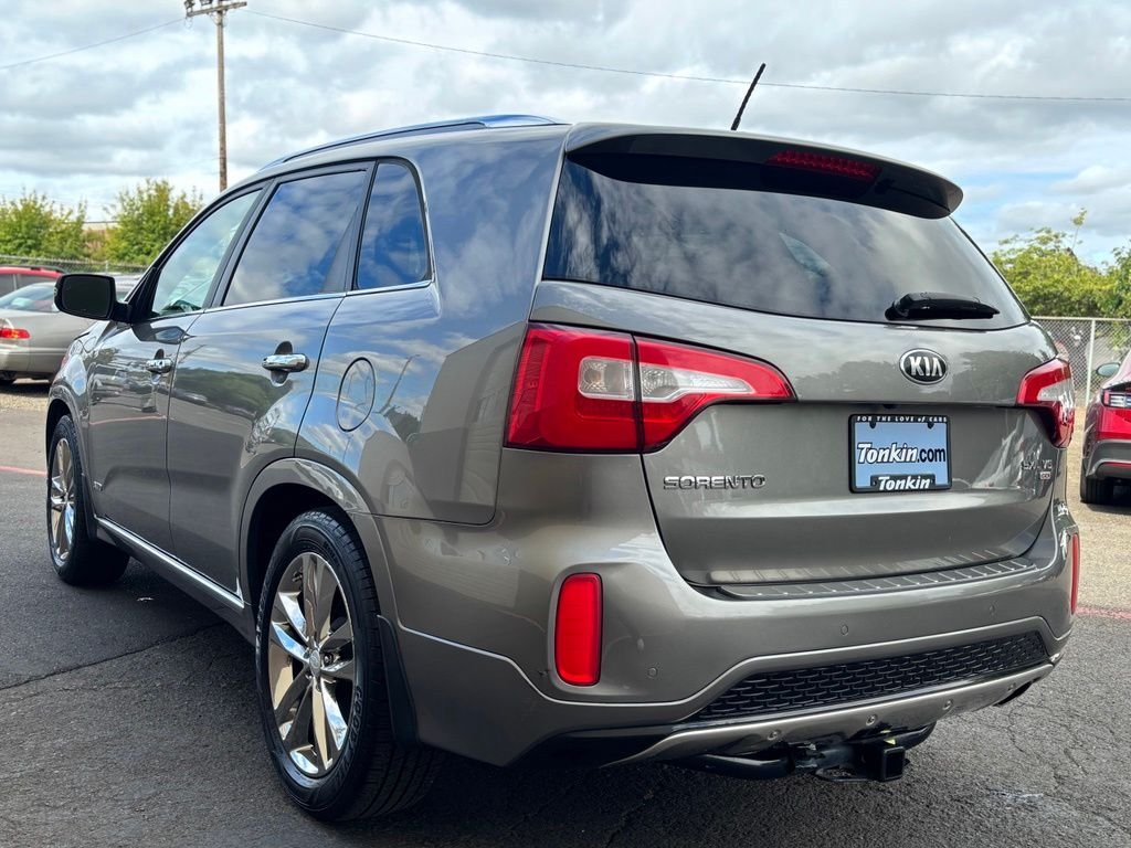 Used 2014 Titanium Silver Kia Limited V6 image 8