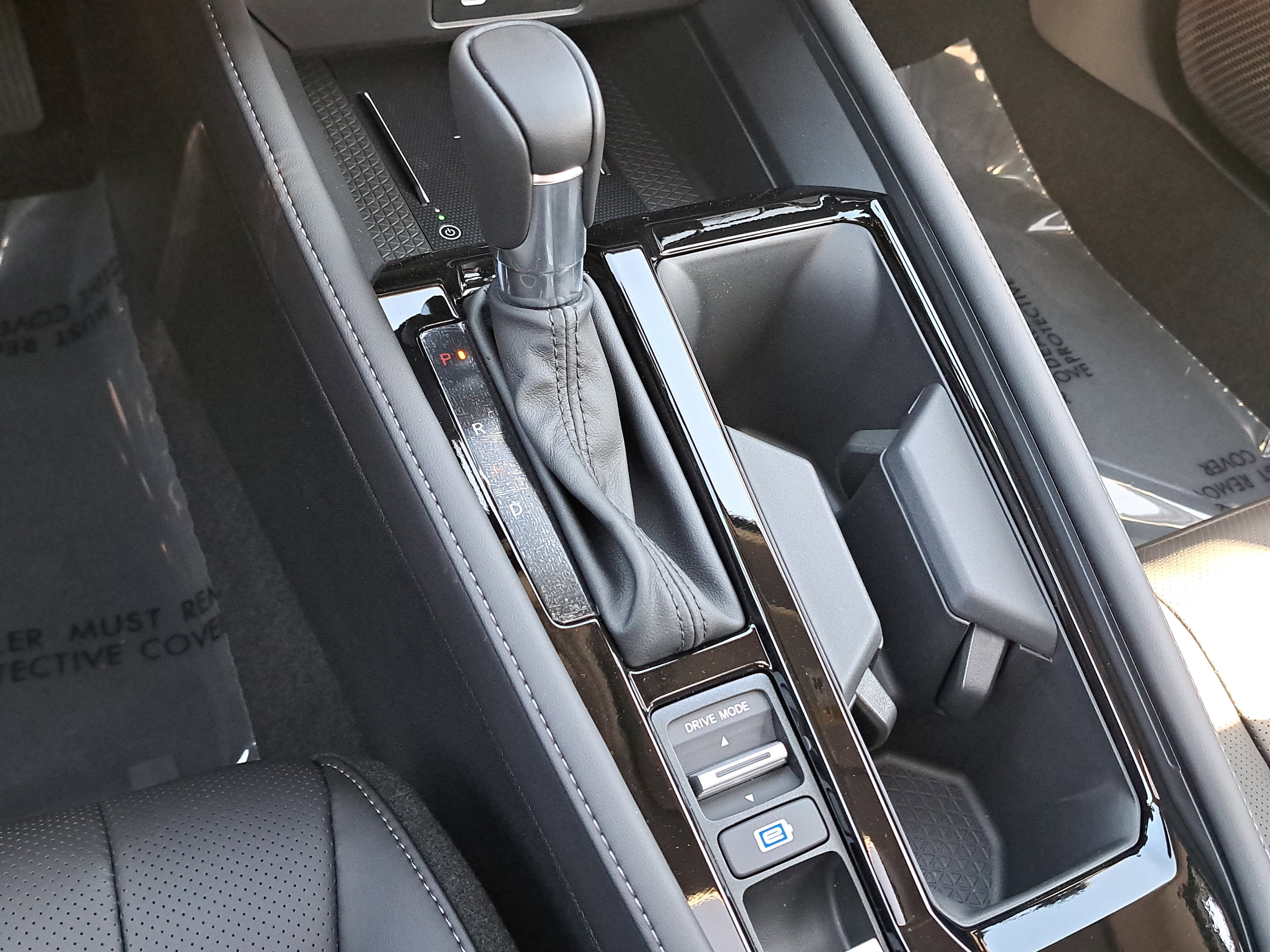 New 2026 Urban Gray Pearl Honda Touring image 30