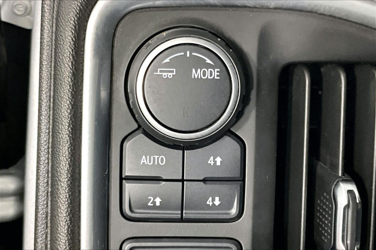 Used 2022 Silver Ice Metallic Chevrolet LT image 34