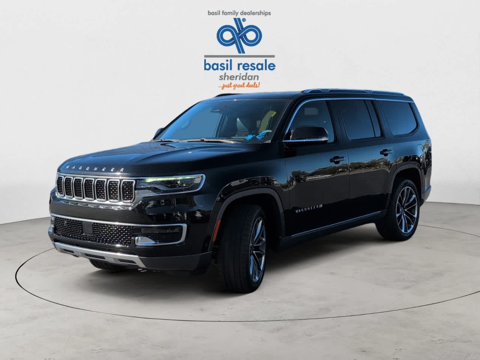 Used 2022 Diamond Black Crystal Pearlcoat Jeep Series III image 2