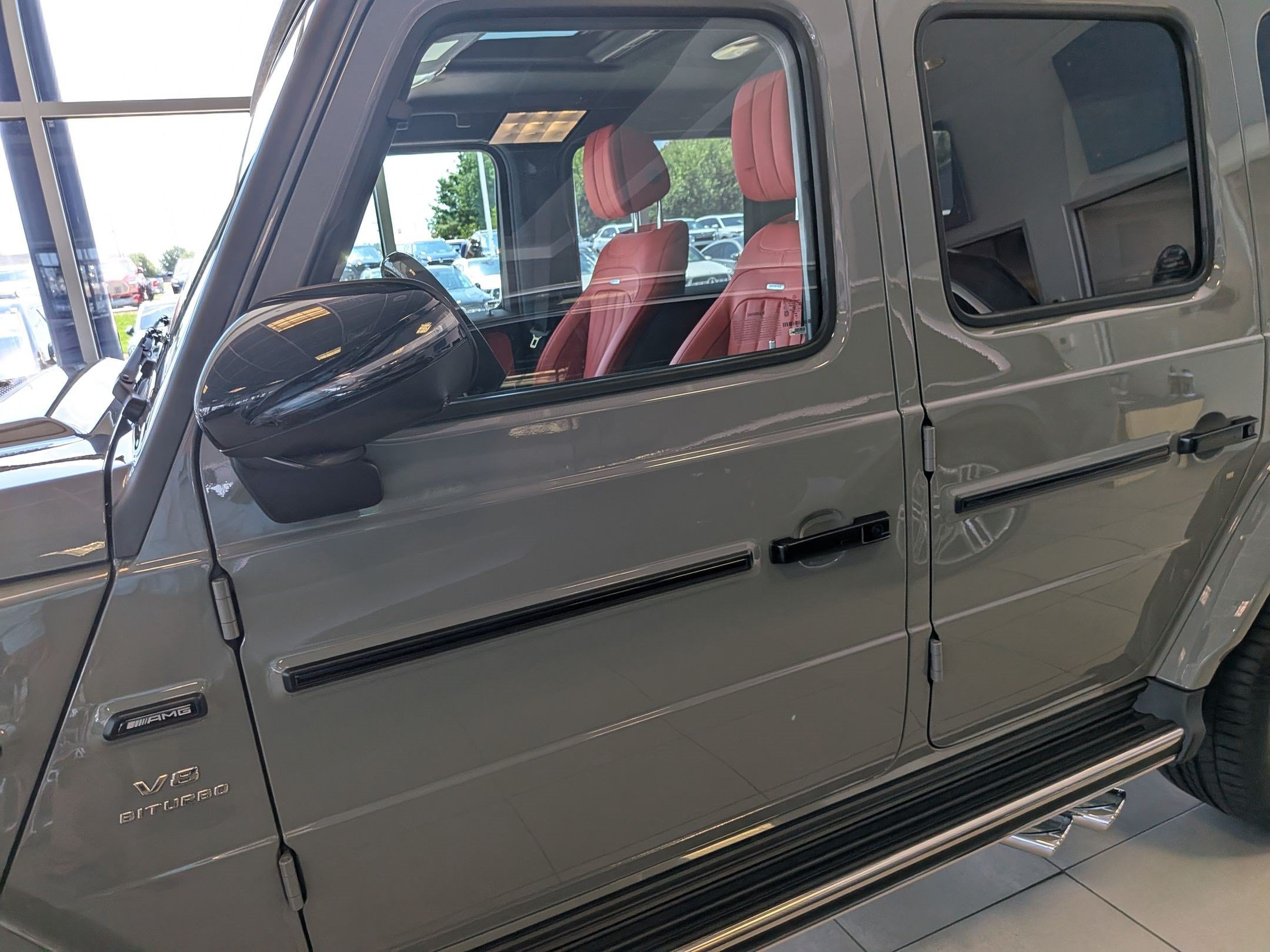 New 2027 MANUFAKTUR Arabian Grey Non- Metallic Mercedes-Benz AMG® G 63 SUV image 59
