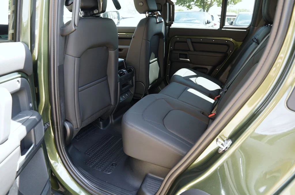 New 2026 Woolstone Green Land Rover S image 30