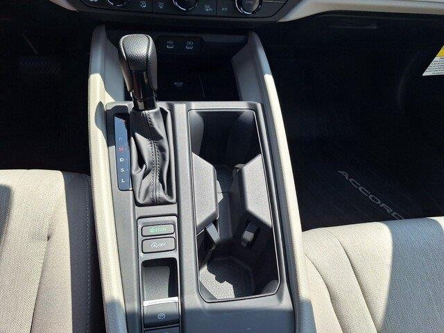 New 2026 Platinum White Pearl Honda SE image 17