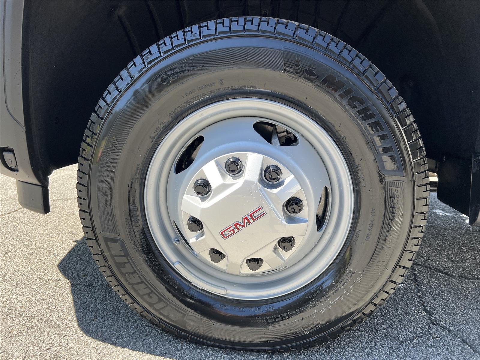2026 GMC Sierra 3500 Chassis Cab Pro - Photo 11
