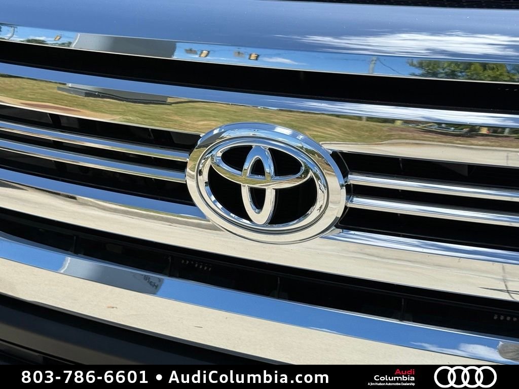Used 2017 Silver Toyota SR5 image 6