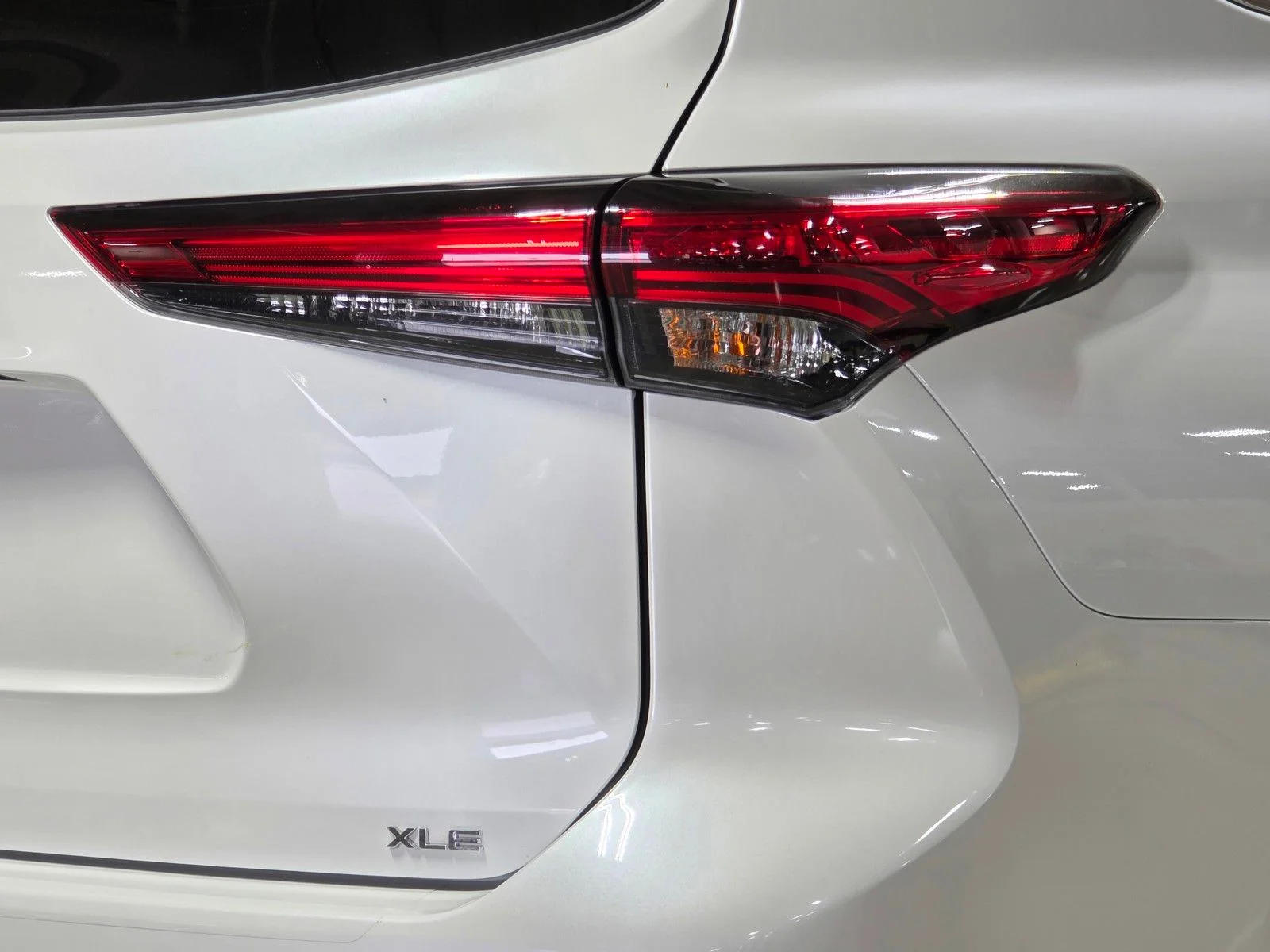 Used 2023 Wind Chill Pearl Toyota XLE image 12