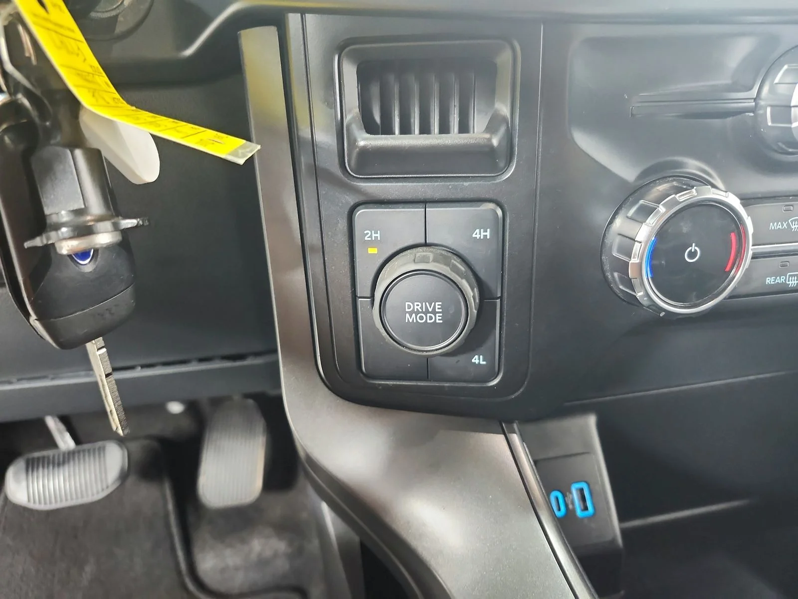 Used 2024  Ford XLT image 27