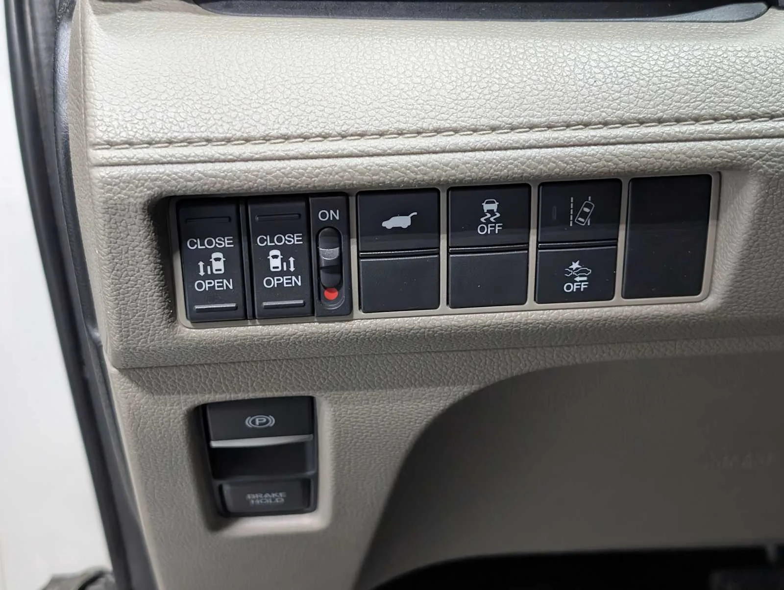 Used 2019 White Diamond Pearl Honda EX-L image 39