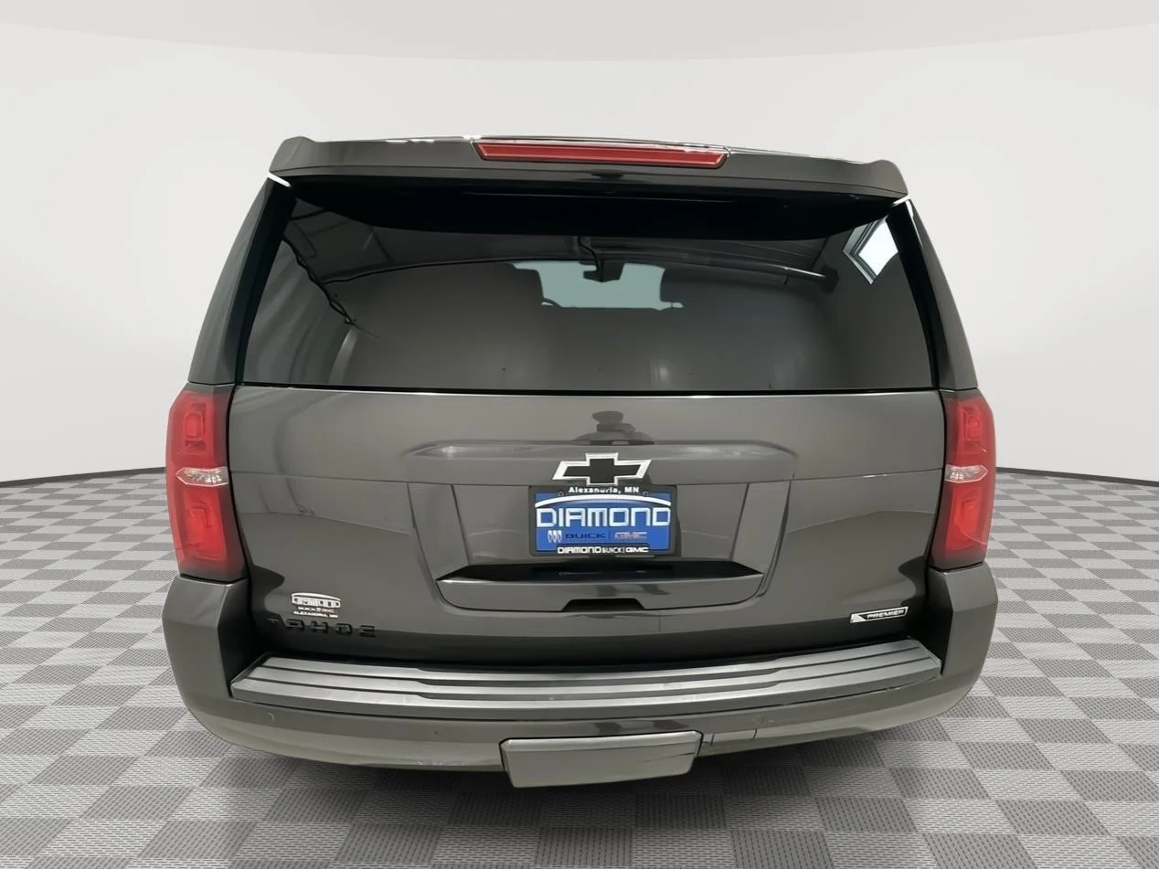 Used 2018 TUNGSTEN METALLIC Chevrolet Premier image 4