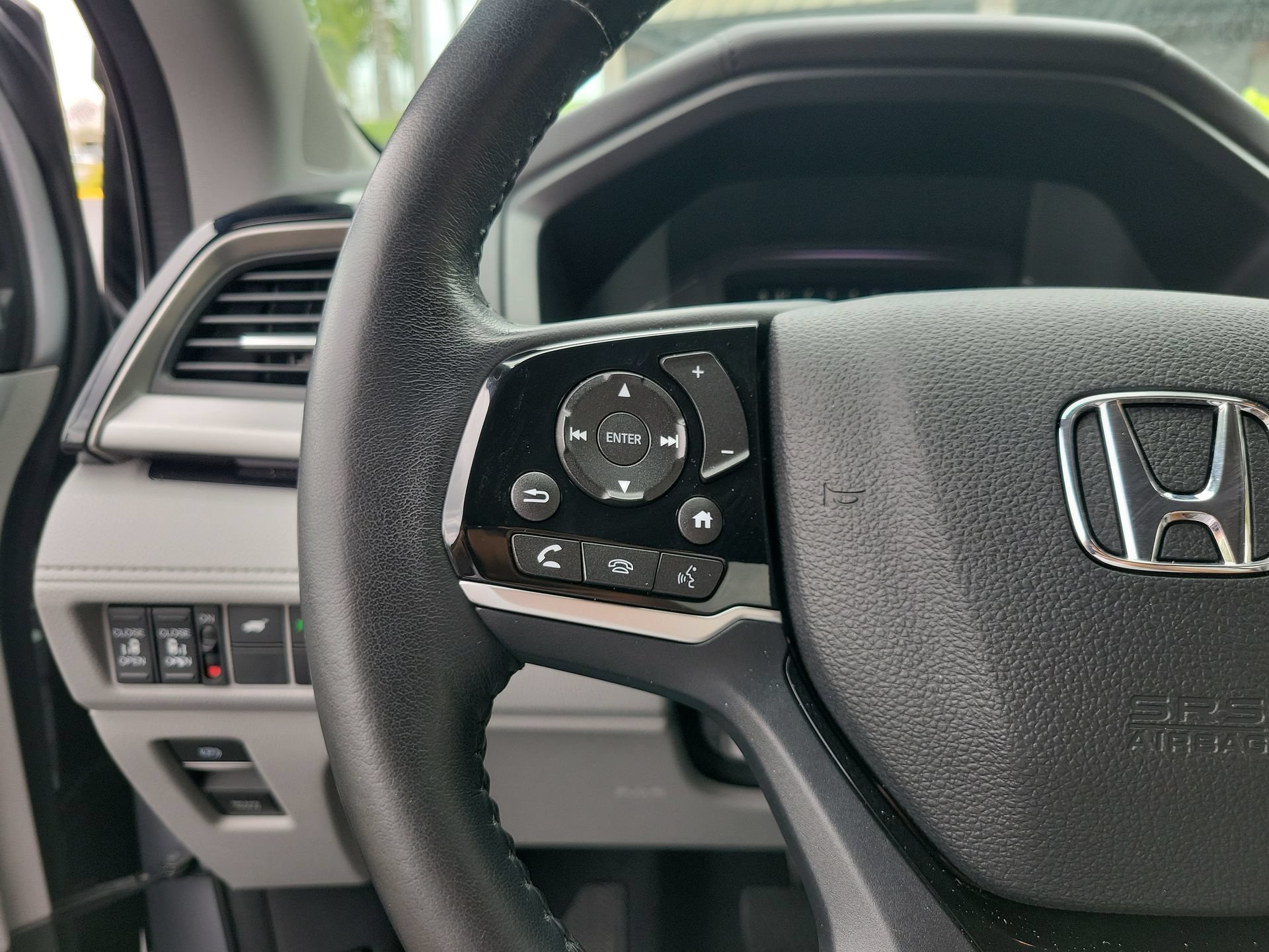 Used 2018 White Honda Elite image 27