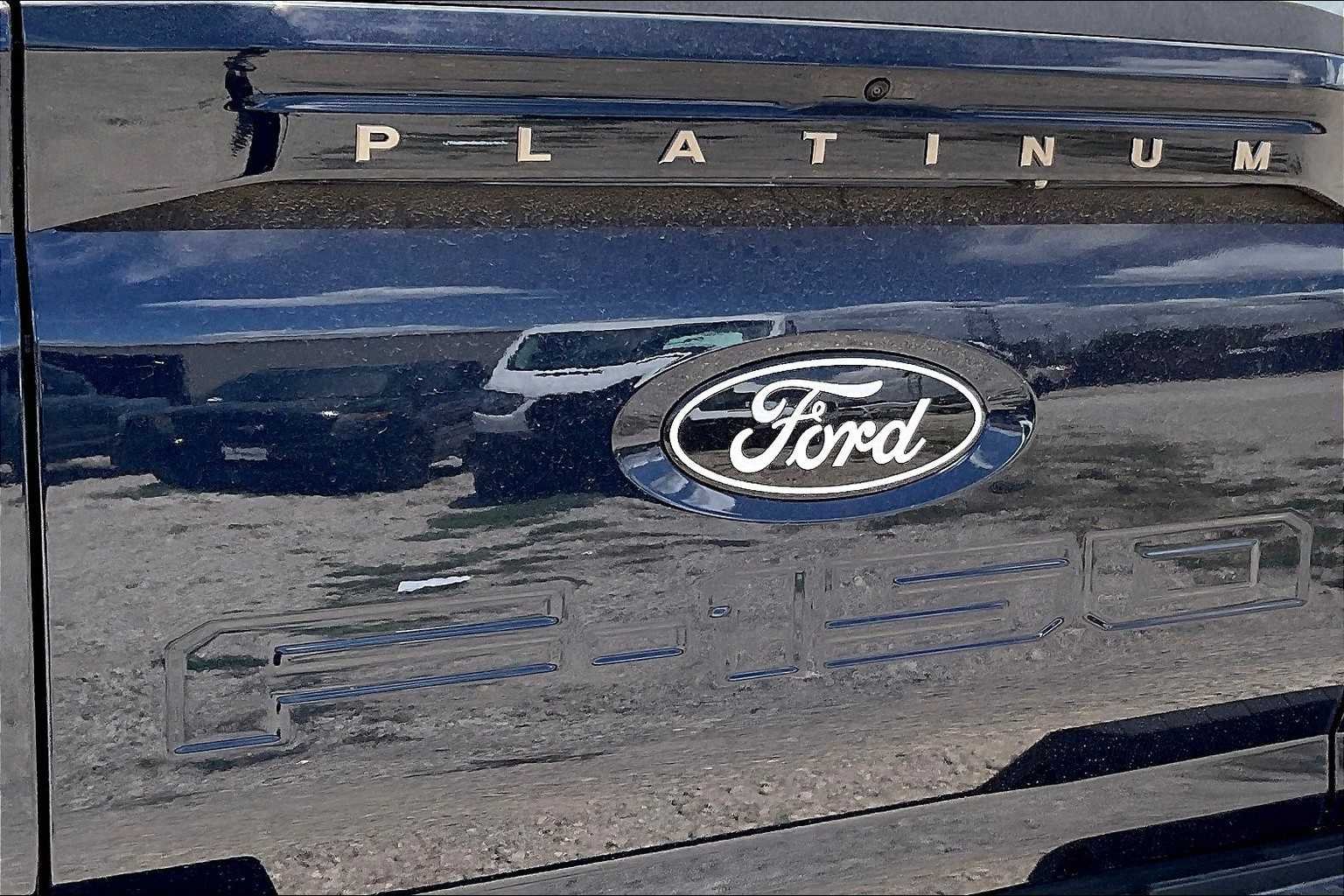 Used 2025 Antimatter Blue Metallic Ford Platinum image 15