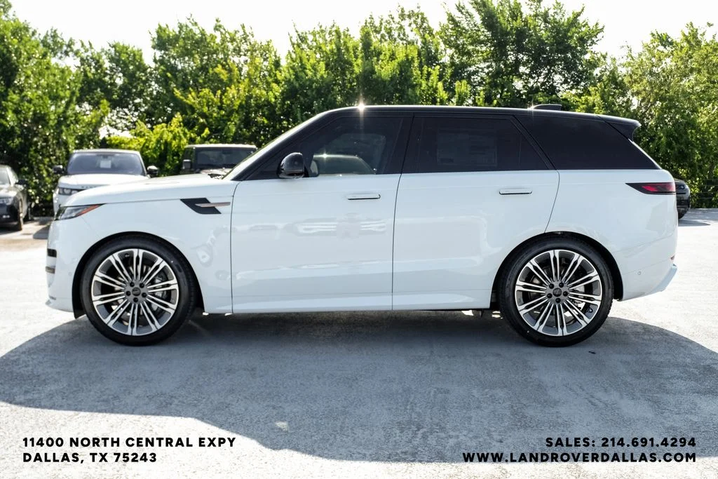 New 2026 Fuji White Land Rover Dynamic SE image 9