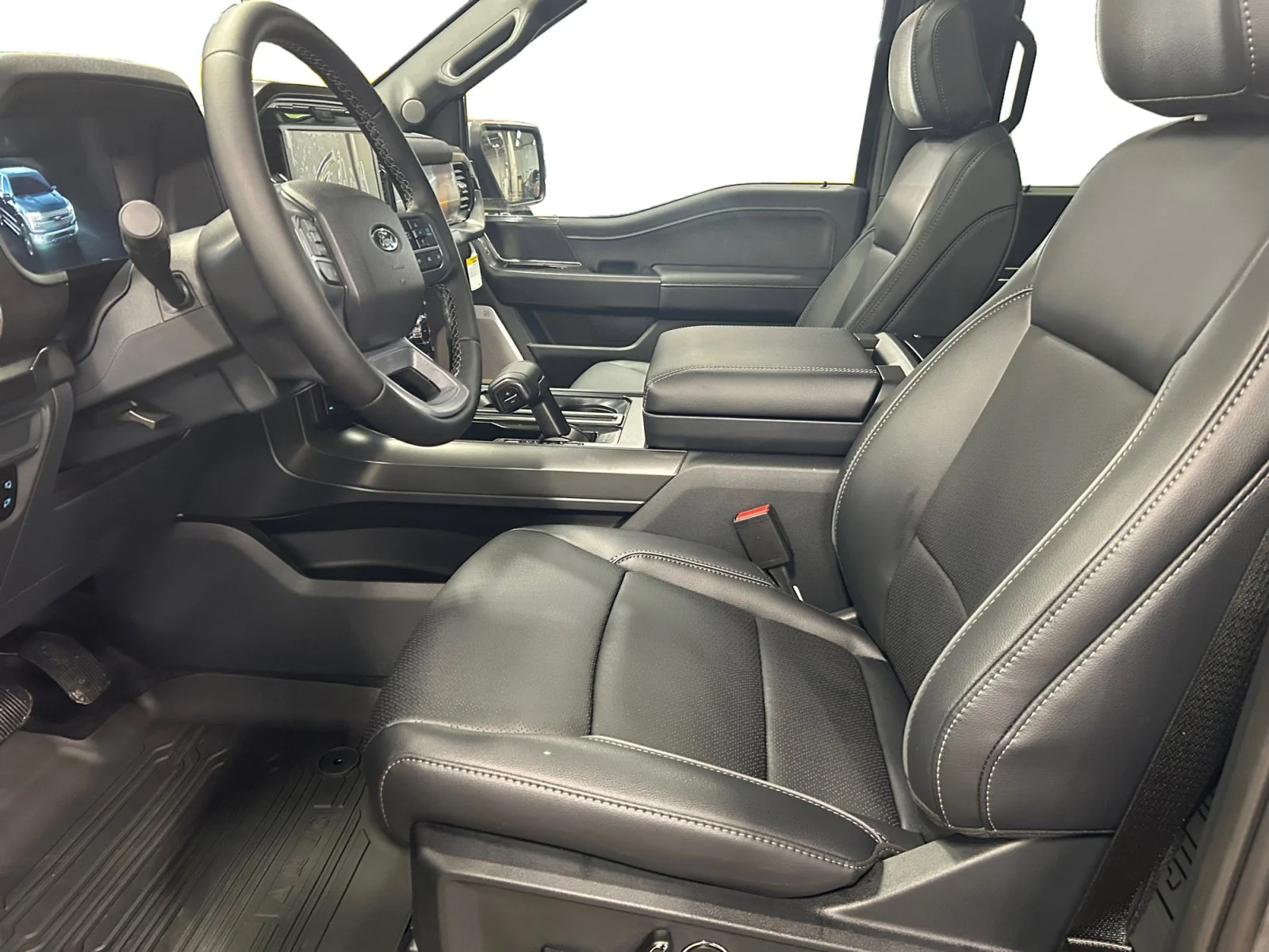 New 2026 Carbonized Grey Metallic Ford Lariat image 14