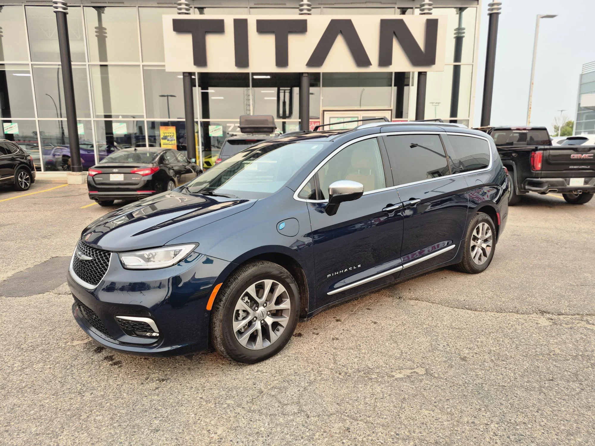 Certified Used 2023 Fathom Blue Pearl Chrysler Pinnacle*7 Pass | Cooled Leather | Rear Seat TVs | Nav | 360 Cam | Pano Roof | Htd Wheel | CarPlay image 2