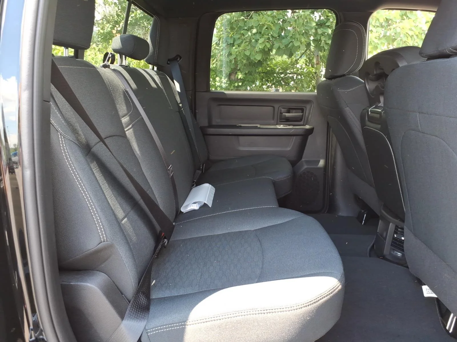 New 2026 Diamond Black Crystal Pearl-Coat Exterior Paint RAM Tradesman image 5