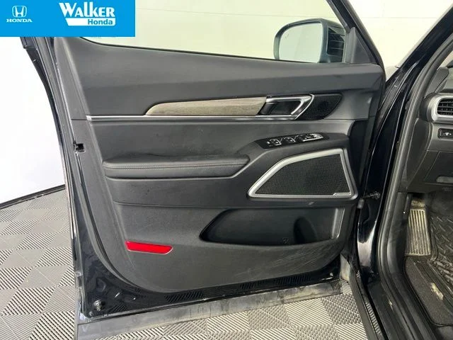 Used 2022 Black Kia EX image 16