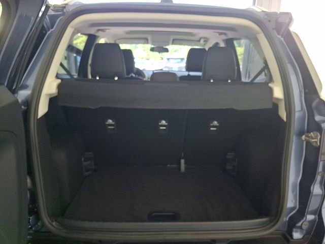 Used 2022 Blue Ford SE image 35