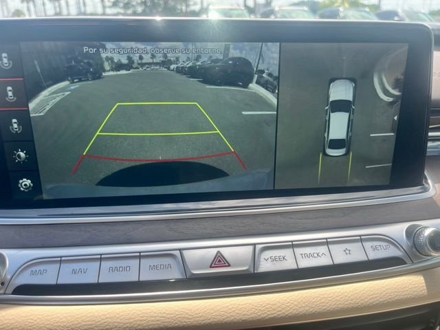 Used 2020 White Kia Luxury image 14