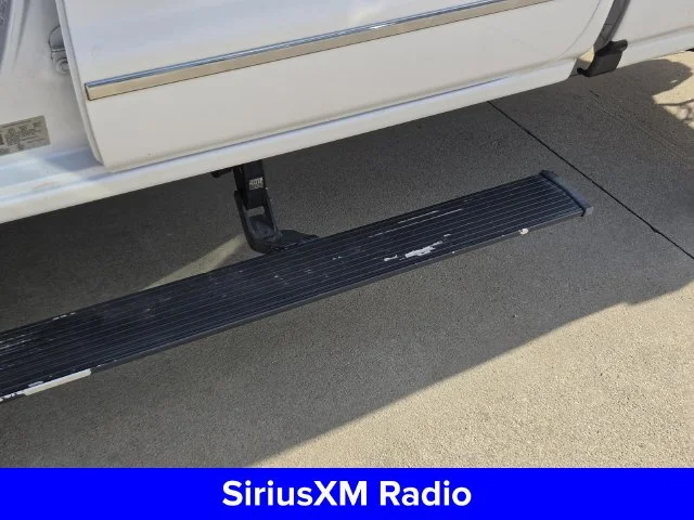 Used 2019 Iridescent Pearl Tricoat Chevrolet High Country image 14