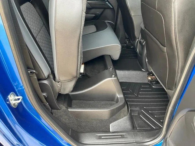 Used 2018 Blue Chevrolet Z71 image 35