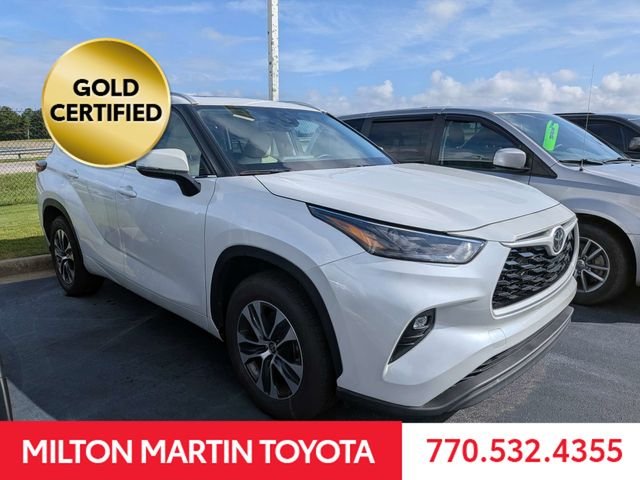 Certified Used 2025 Beige Toyota XLE image 2