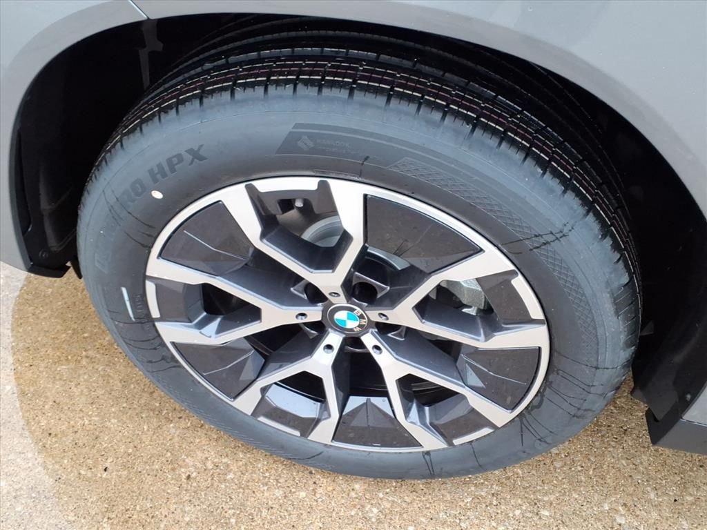 New 2026 Skyscraper Grey Metallic BMW 30 xDrive image 16
