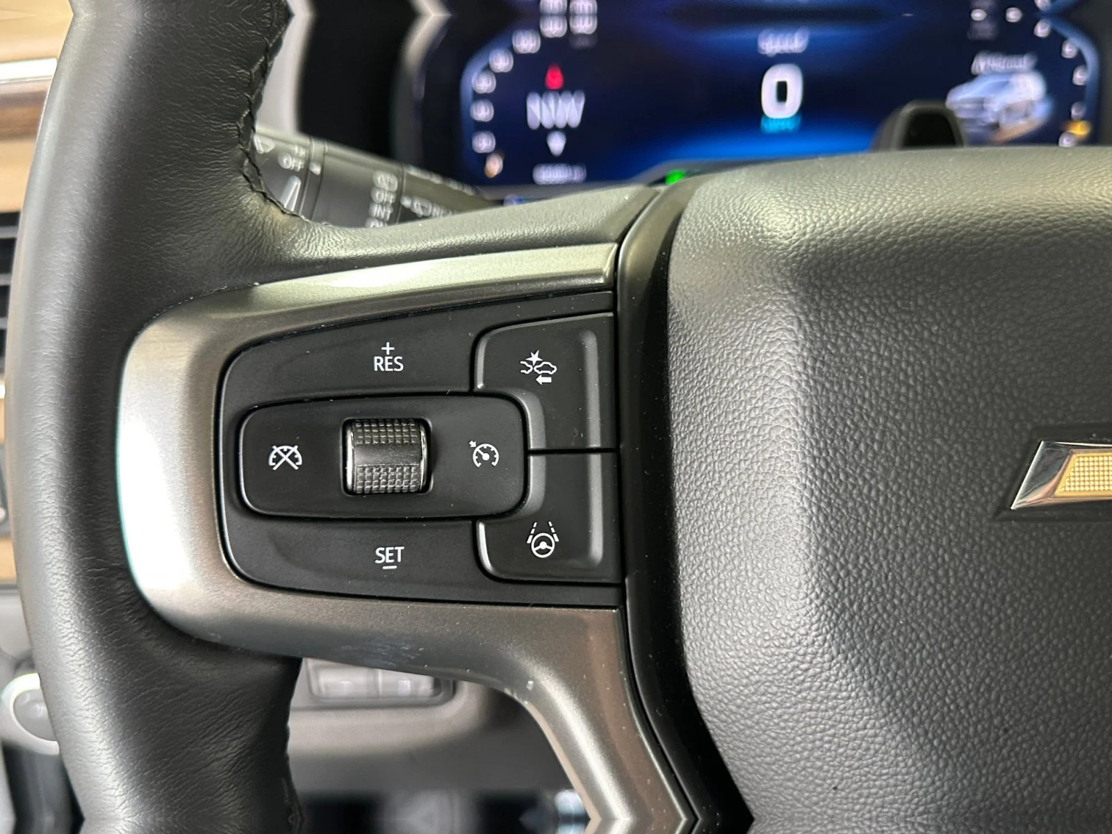 Used 2023 Iridescent Pearl Tricoat Chevrolet Premier image 29