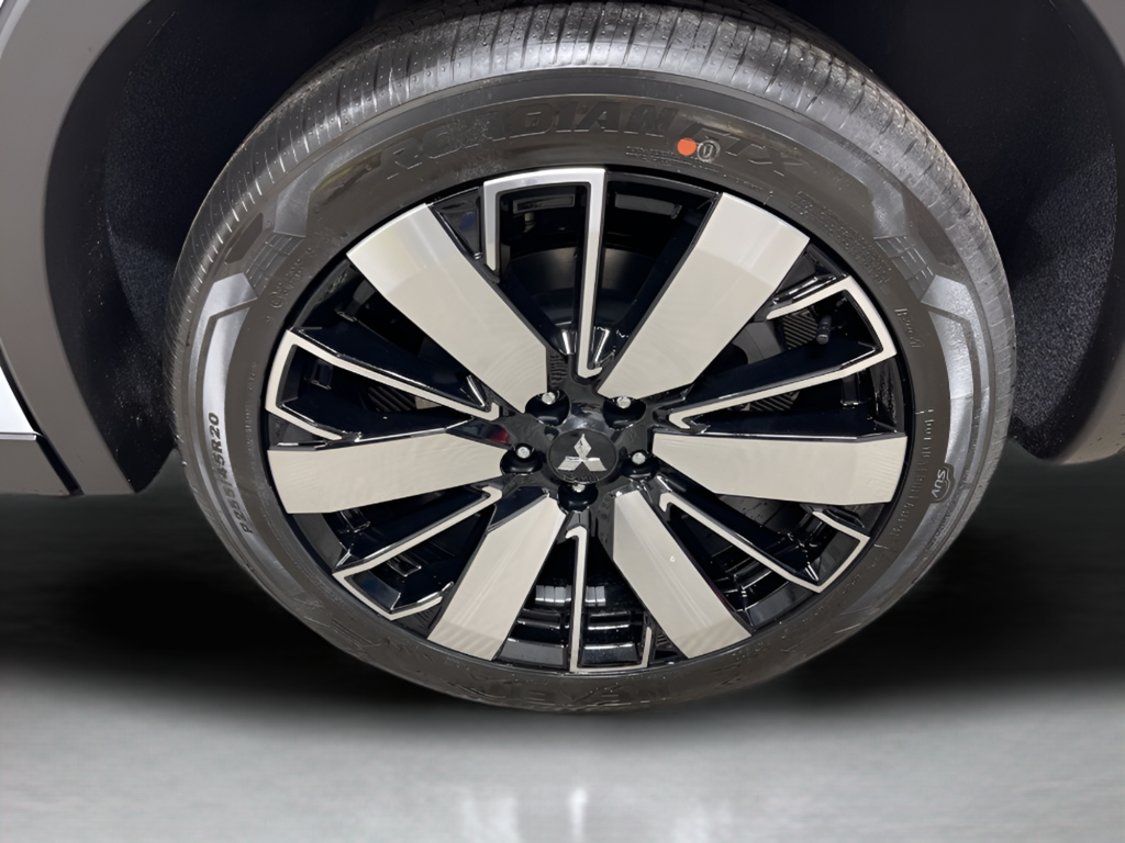 New 2026 White Diamond Mitsubishi SE image 40
