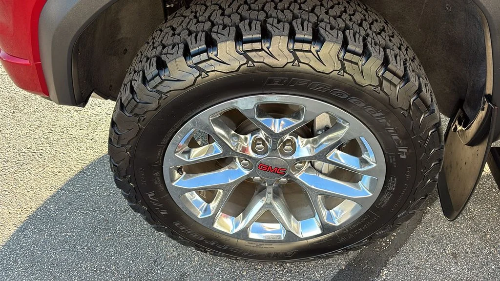 Used 2024 Red GMC AT4 image 34