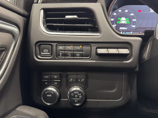 Used 2024 Summit White GMC AT4 image 40