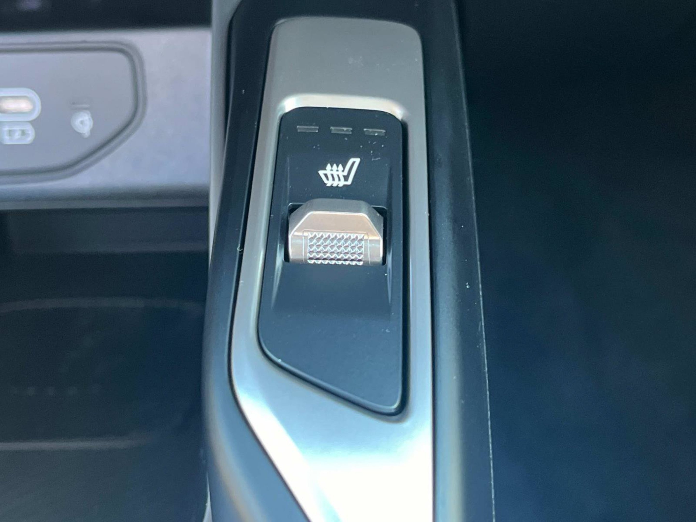 2025 Kia Sorento S - Photo 26