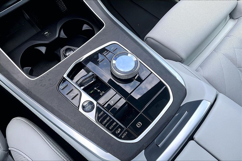 Used 2024 Blue BMW xDrive40i image 25