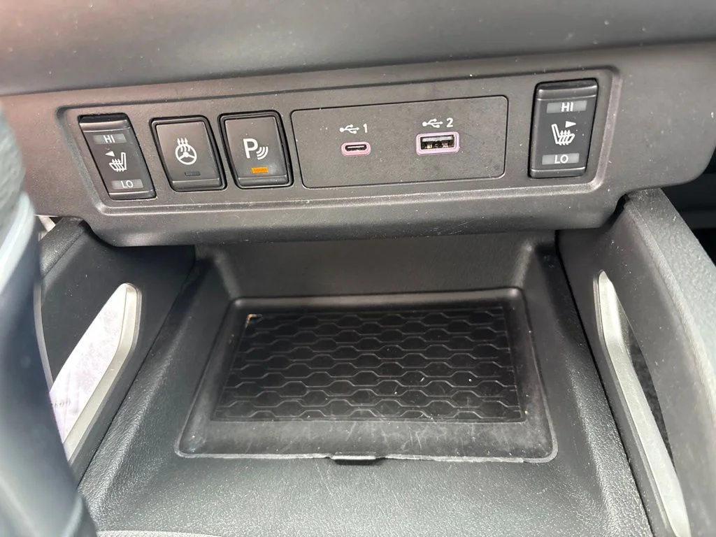 Used 2022 Blue Nissan SV image 19