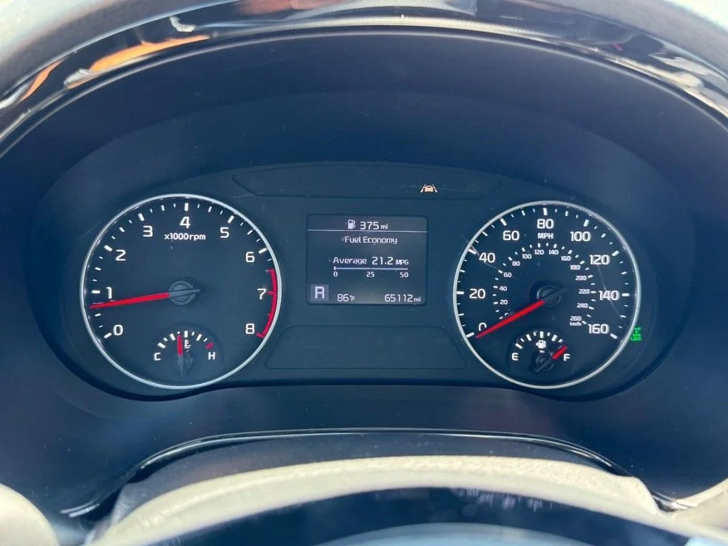 Used 2022 White Kia EX image 25